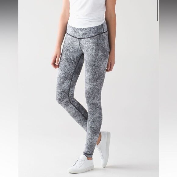 lululemon athletica Pants - Lululemon Wunder Under Pant Hi-Rise Luon Spray Jacquard White Black  12